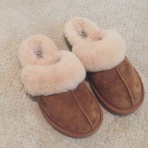Ugh slippers like new!